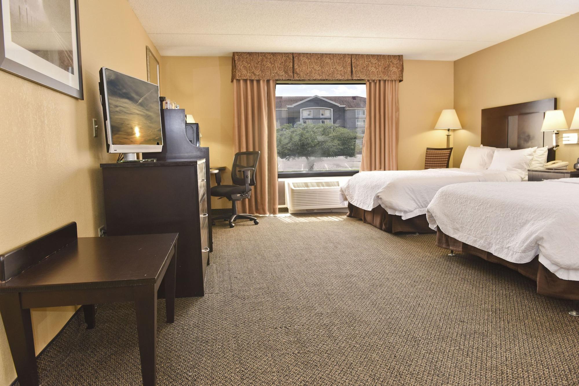 Hampton Inn & Suites Александрия Екстериор снимка
