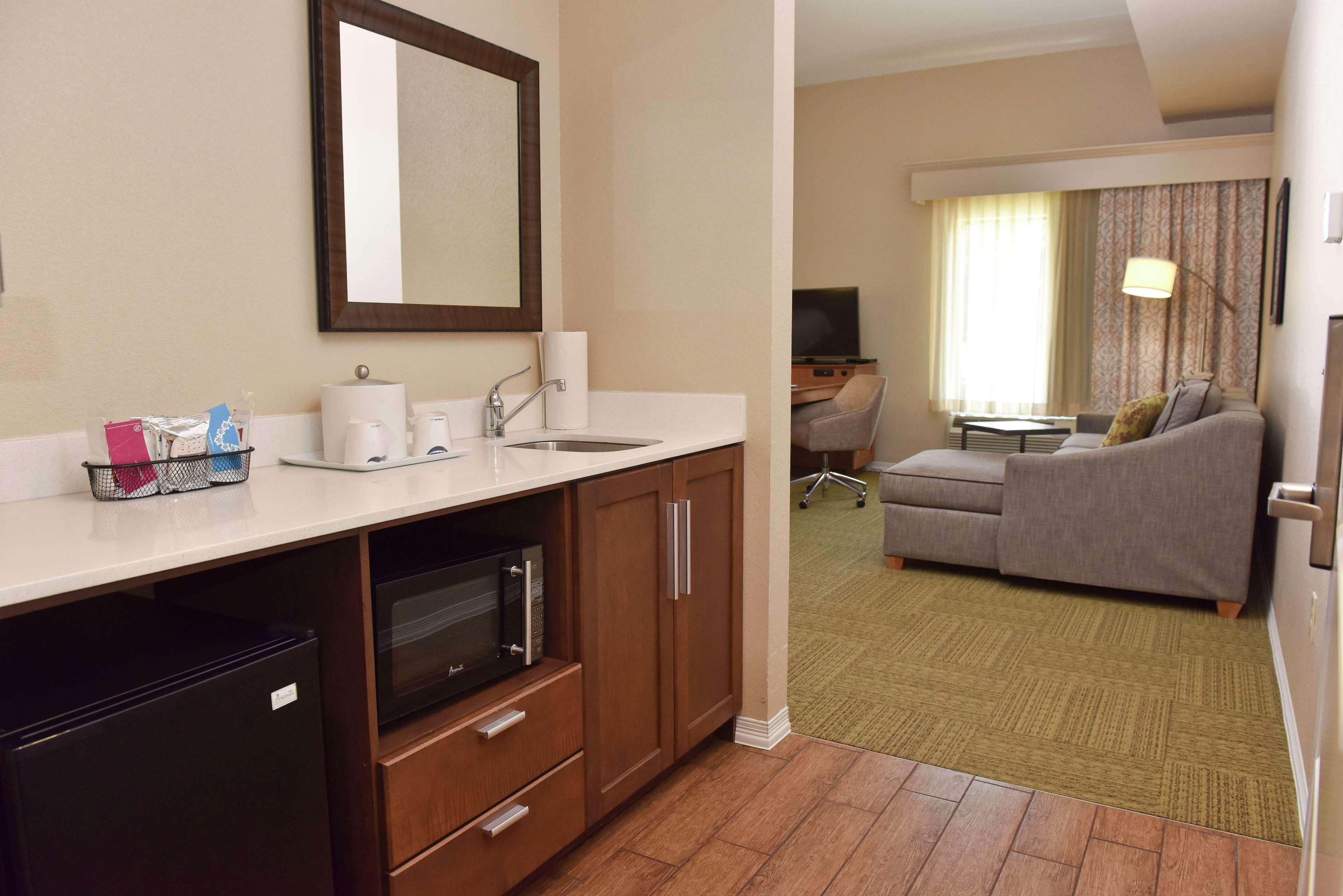 Hampton Inn & Suites Александрия Екстериор снимка