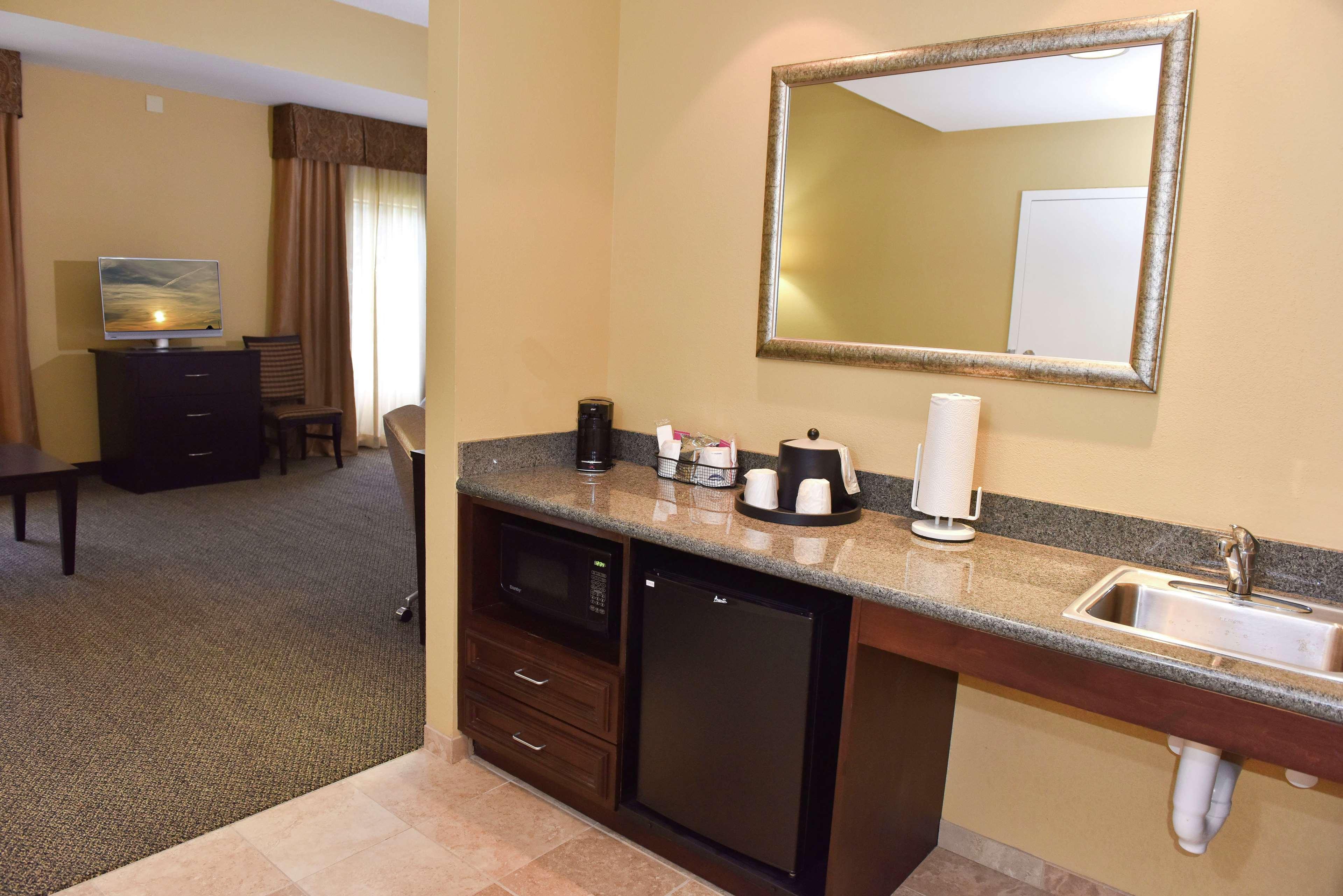Hampton Inn & Suites Александрия Екстериор снимка