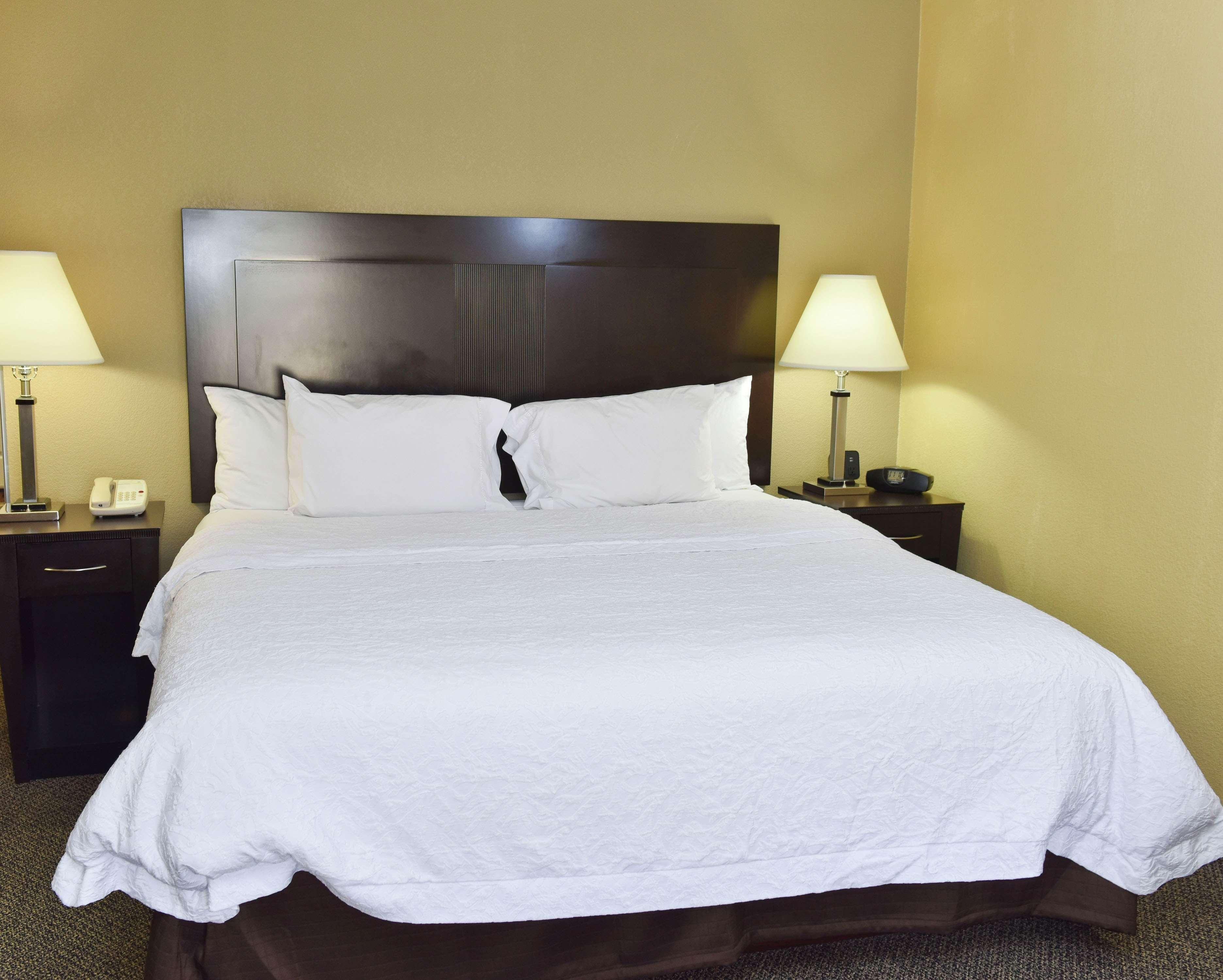 Hampton Inn & Suites Александрия Екстериор снимка