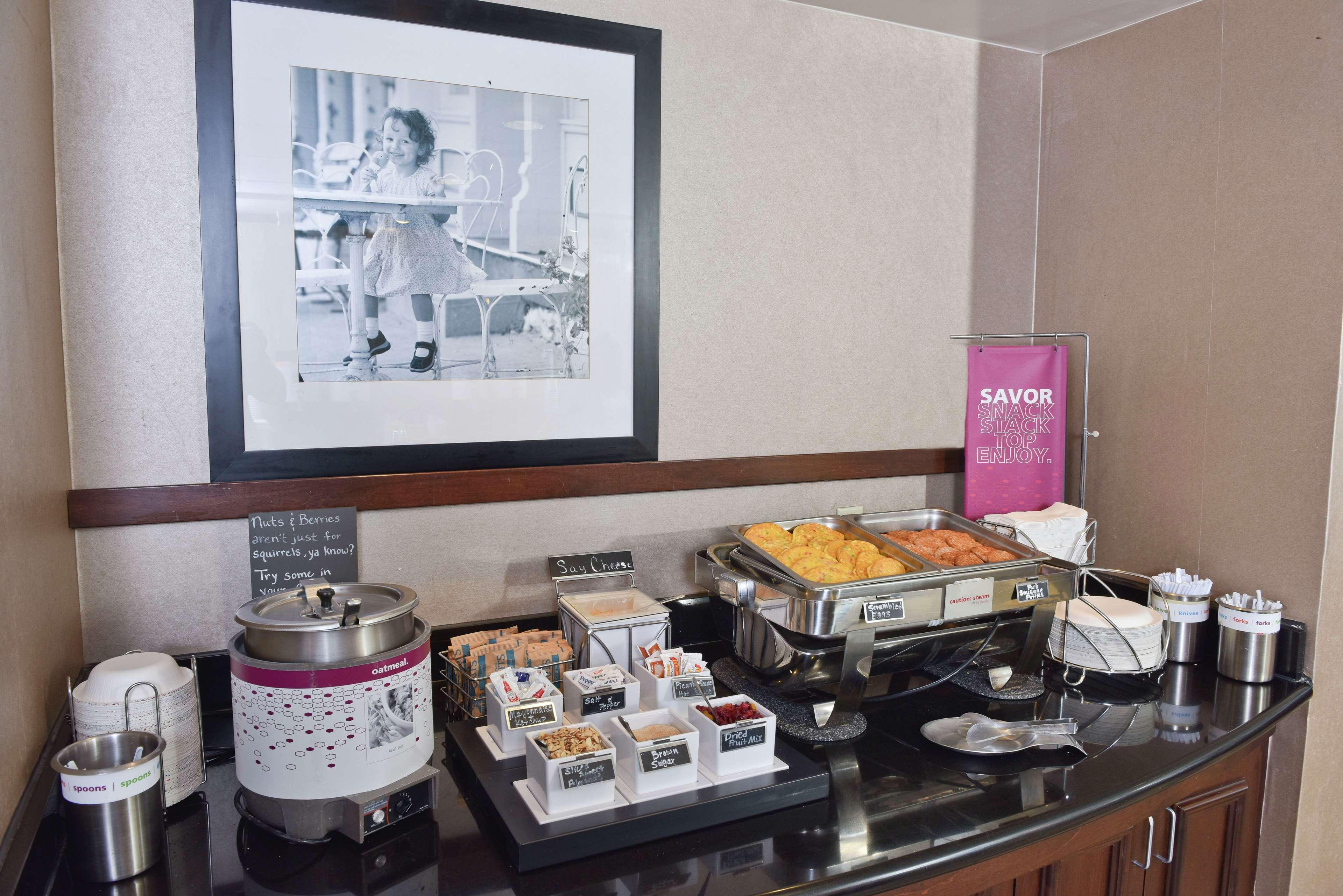 Hampton Inn & Suites Александрия Екстериор снимка