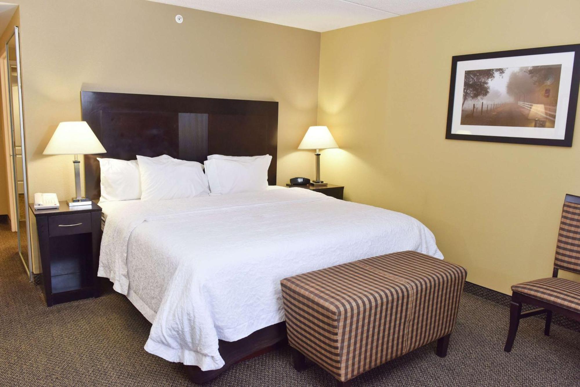 Hampton Inn & Suites Александрия Екстериор снимка