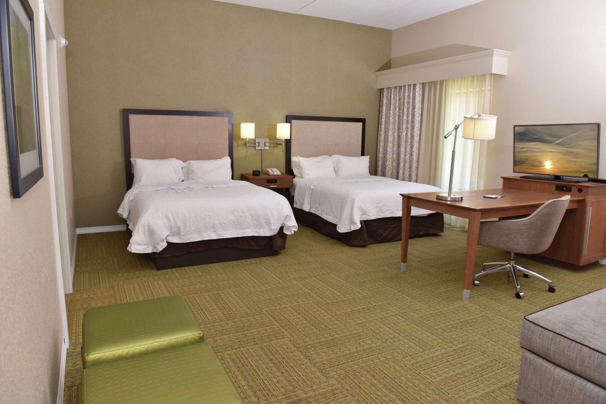 Hampton Inn & Suites Александрия Екстериор снимка