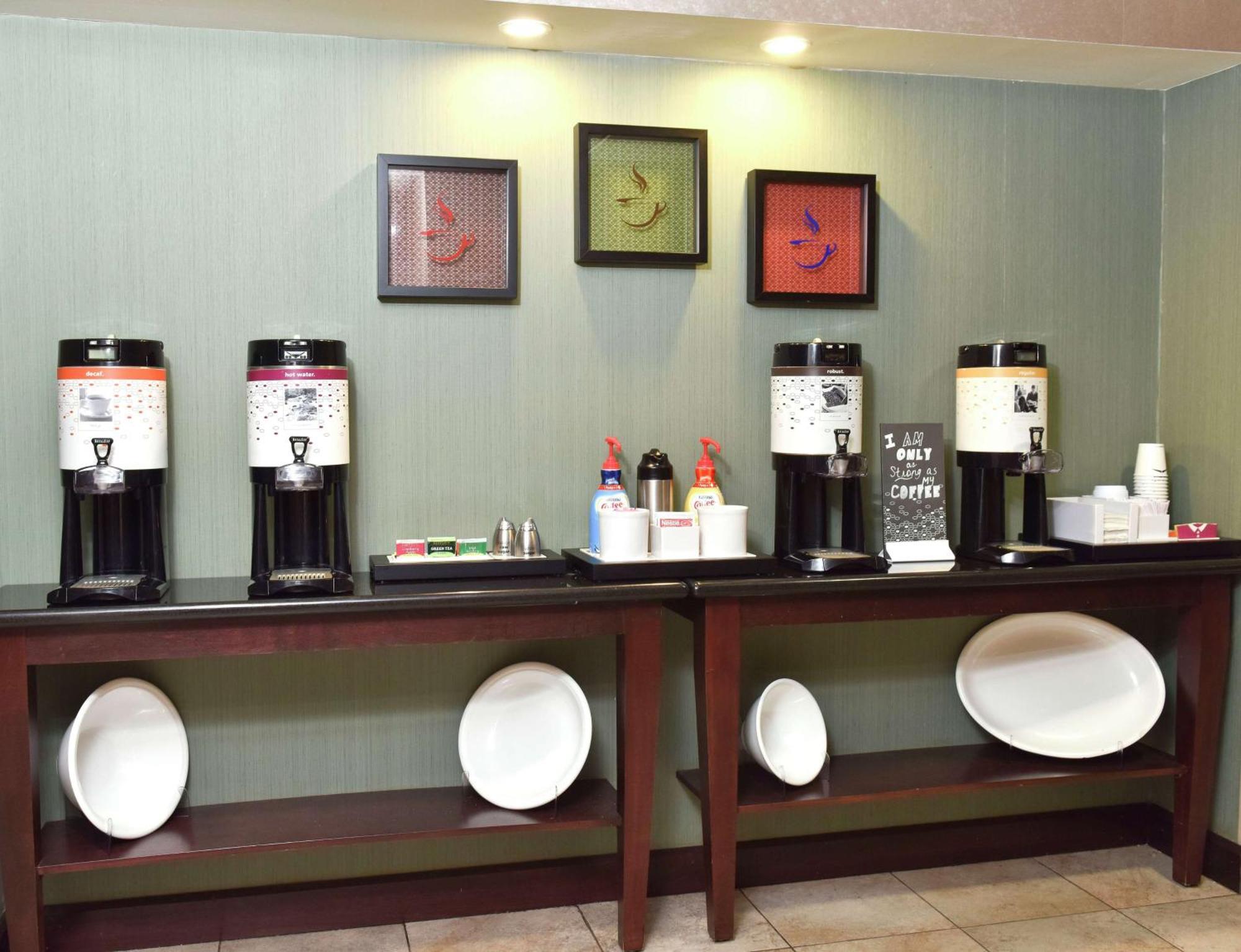 Hampton Inn & Suites Александрия Екстериор снимка